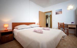 Seaside house for families with children Cove Kruseva, Hvar - 12459