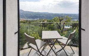 Maisons de vacances Gorgeous Home In Gattieres With Kitchen : photos des chambres