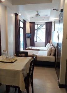 One Crescent Place Hotel