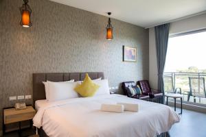 Phòng Deluxe Có ban công Hướng biển (Sea View Deluxe with balcony)