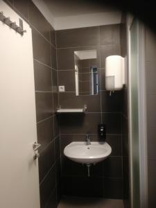 Twin Room with Shared Bathroom room in Cukrarna Guest Accommodation