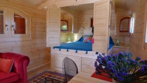 Maisons de vacances Les Piegonnaises - 2 Roulottes : photos des chambres