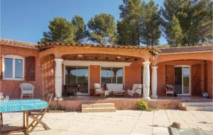 Maisons de vacances Nice Home In Cruzy With Wifi : photos des chambres