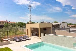 Beautiful villa Markulin with private pool near Pula