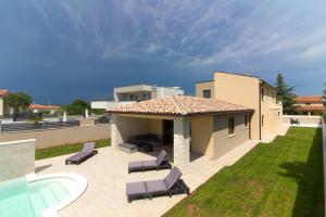 Beautiful villa Markulin with private pool near Pula