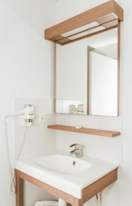 Terres de France - AppartHotel Quimper Bretagne