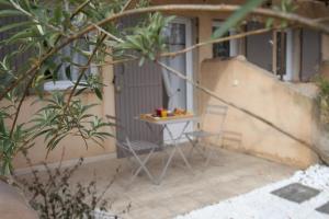 B&B / Chambres d'hotes CLOS DE LA FONT : Chambre Double ou Lits Jumeaux avec Terrasse