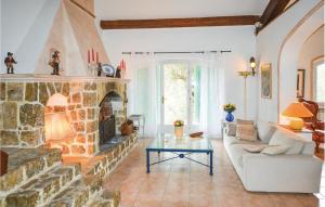 Maisons de vacances Amazing home in Peymeinade w/ Outdoor swimming pool and 3 Bedrooms : photos des chambres