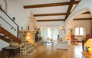 Maisons de vacances Amazing home in Peymeinade w/ Outdoor swimming pool and 3 Bedrooms : photos des chambres