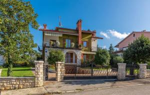 Apartment Complex Silvana 