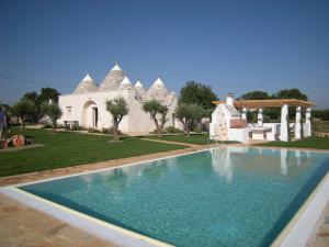 Trulli Terrarossa con Piscina