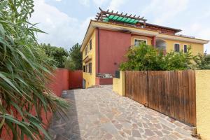 Attico con vista collinare img21