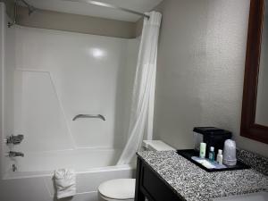 Queen Room with Two Queen Beds - Non-Smoking room in Quality Inn Oklahoma City South
