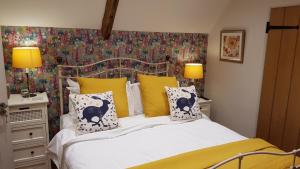 King Room with Garden View room in Keepers Cottage Guest House