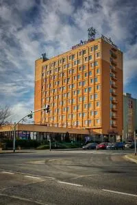 Hotel Konin - 希莱辛