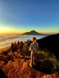 Volcano Lake View - 金塔马尼