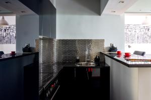 The Burton Luxury 1BR in Plaka, Athens