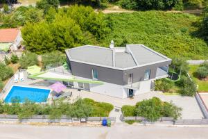 Luxury villa Nika with pool near the beach, extra pool heating available