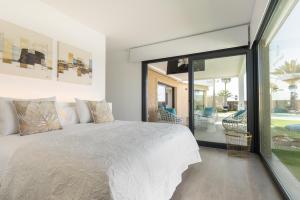 Sea Breeze Villas Lapa and Claca