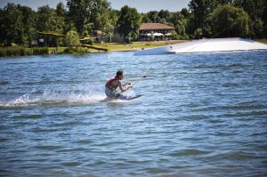 Villages vacances Terres de France - Moncontour Active Park : photos des chambres