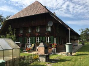 Chata Auszeit in einem ehemaligen Bauernhaus nehmen? Konolfingen Švýcarsko