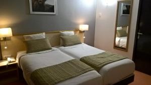 Hotels Hotel Tambourin : Chambre Lits Jumeaux