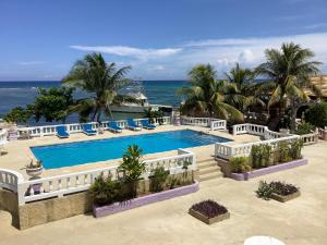 Cariblue Hotel & Scuba Resort