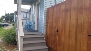 HALF PINT! Pet Friendly, Sleeps 6