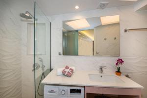 Modern Chic Studio - Chania City Center - Parking