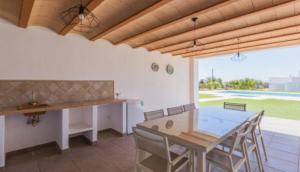 CASA CON GRAN PISCINA PRIVADA CERCA DE STA EULÀLIA