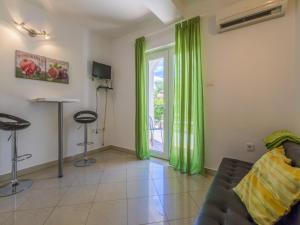 Three-Bedroom Apartment room in Apartments BARBARA 3