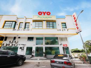 OYO 44043 First Garden Hotel