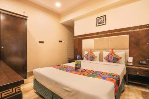 FabHotel Frazer Suites - Nr Bangalore Cantt Railway Station