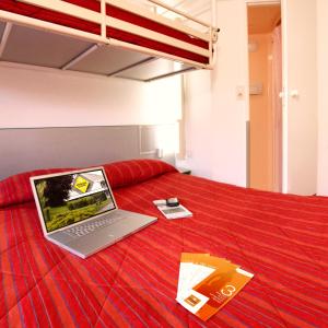 Hotels Premiere Classe Coulommiers Mouroux : Chambre Triple (1 Lit Double et 1 Lit Simple)