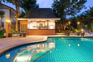 Harmony Naturist Resort Rawai Phuket 18yr minimum age only nudist nake d FKK