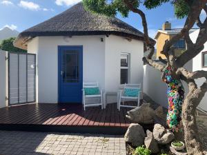 Bungalow by the sea near Cape Town