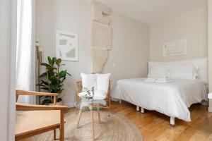 Studio (2 Adults) - Orange room in Appartement Vertus