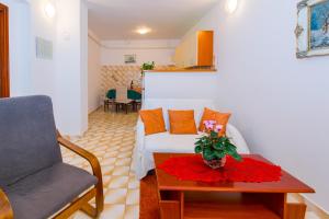 Comfortable apartment PUH with built barbecue in Pula