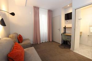Hotels Hotel la Capelle Millau : Suite Junior