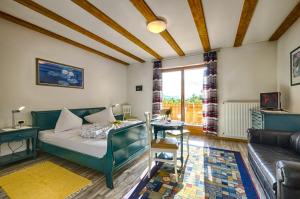 One-Bedroom Apartment (2 Adults)