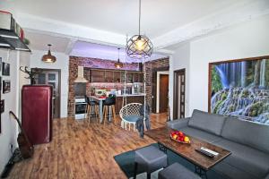 Top Center Relax, NDK & Vitosha str, FREE Secured parking