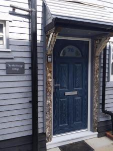 Old Garage Cottage - Beautiful Bijou Cottage close to Deal Beach !