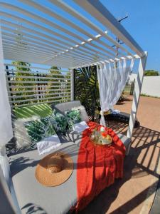 4 BEDROOM GARDENS ESCAPE - CHAMPAGNE STAYS Darwin with SPA