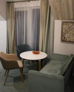 DP Art Residence - self check in