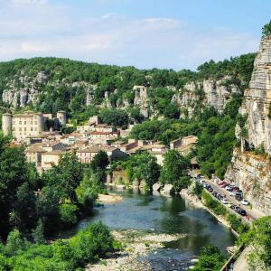 Campings Roulottes et Cabanes de Saint Cerice : photos des chambres