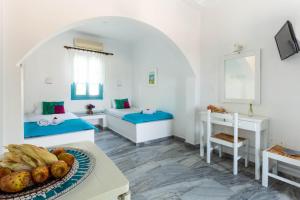 Ragousis Apartments Paros Greece