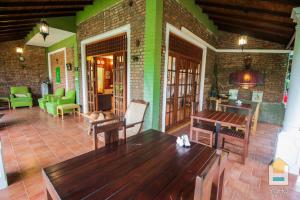 Airport Green Olive Villa