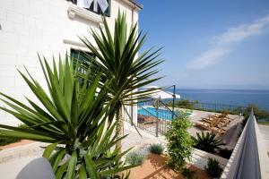 Apartments Paula - with pool and sea view