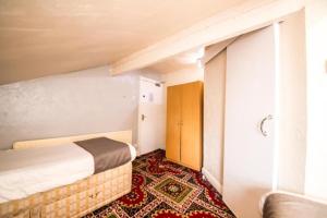 MyRoomz Hollingdales Hotel