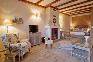 AlmondHouse Suites with Fireplace - ADULTS ONLY Parnassos Greece